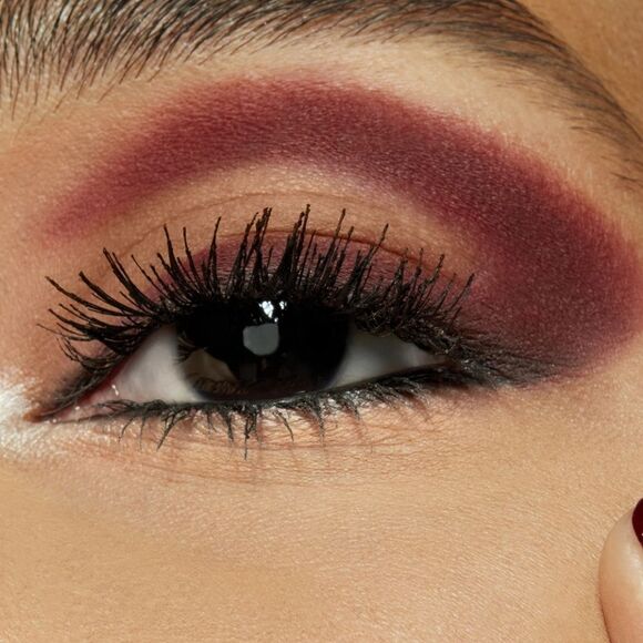 MAC Matte Eyeshadow in Haute Sauce (Intense Brick Red) - Picture 6 of 15